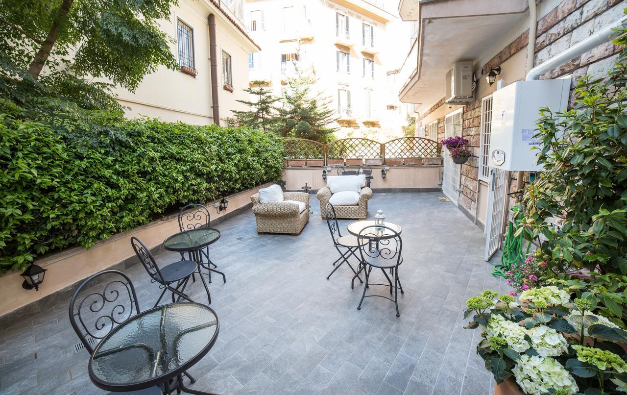 La Piazzetta Delle Regine Bed and breakfast Roma